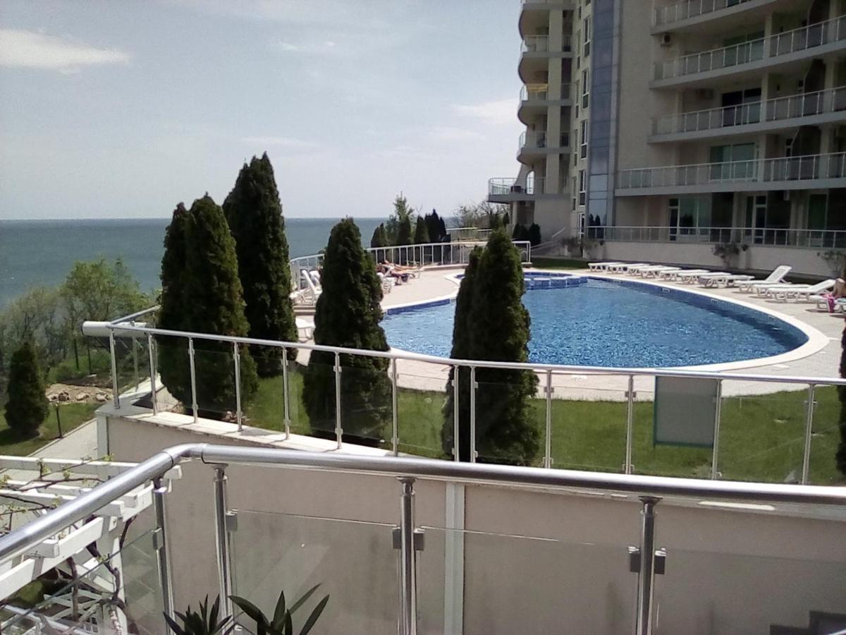 Silver Beach A98 Бяла Екстериор снимка