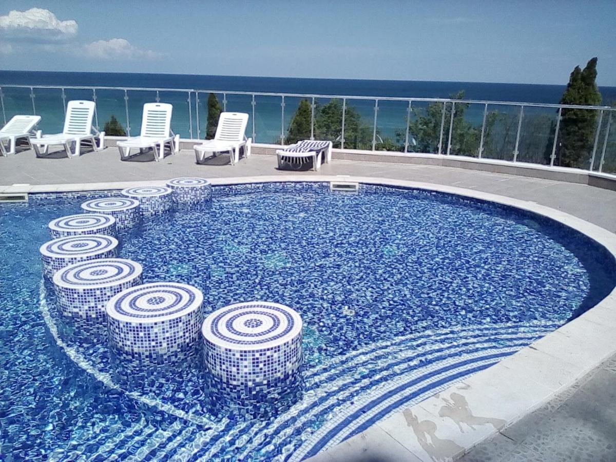 Silver Beach A98 Бяла Екстериор снимка