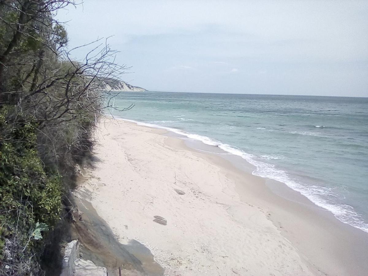 Silver Beach A98 Бяла Екстериор снимка