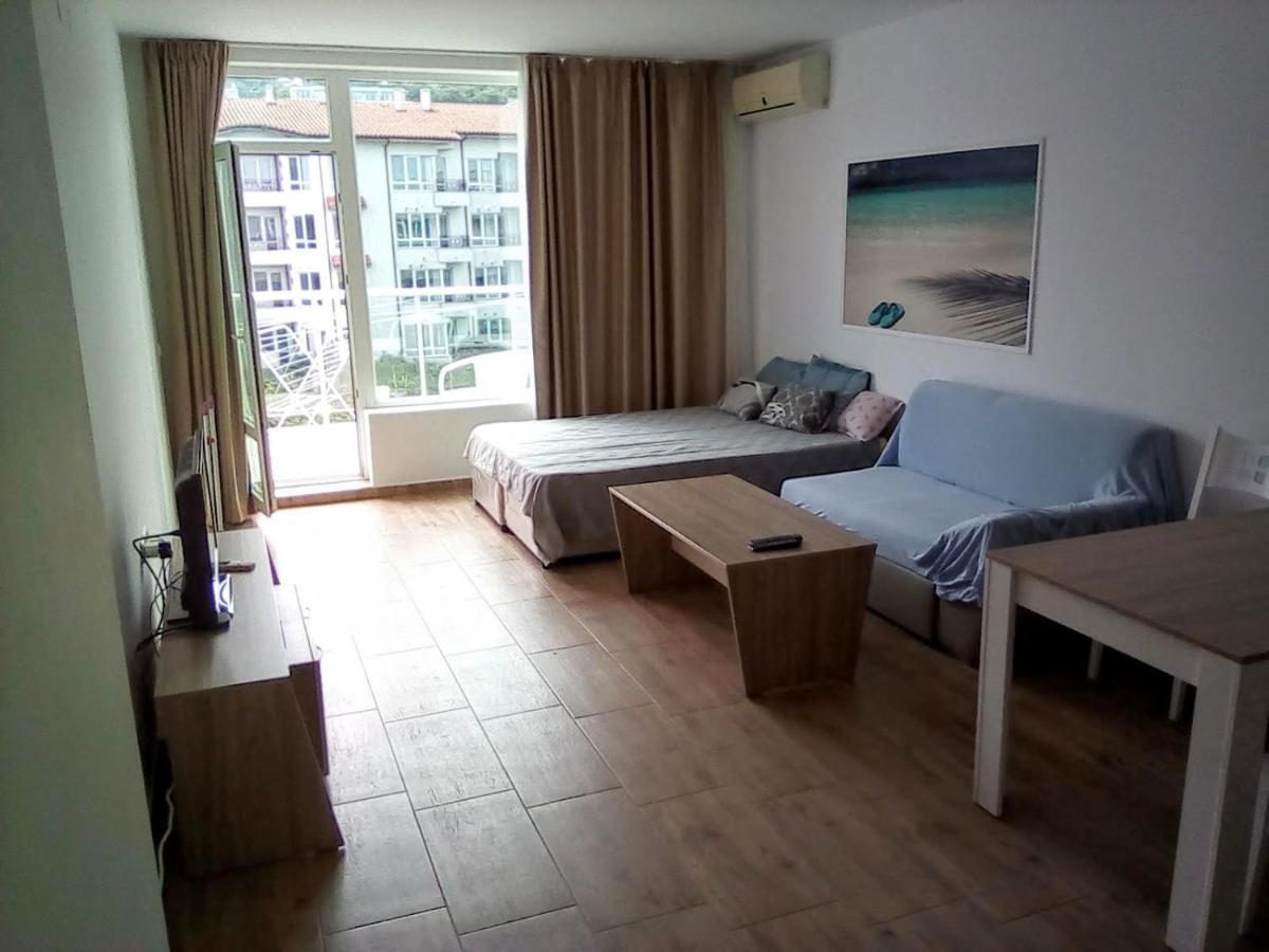 Silver Beach A98 Бяла Екстериор снимка